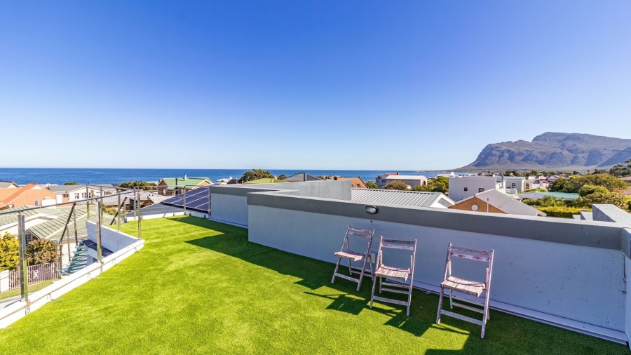 7 Bedroom Property for Sale in Kleinmond Western Cape